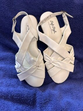 Soft Style by Hush Puppies strappy white wedge sandals